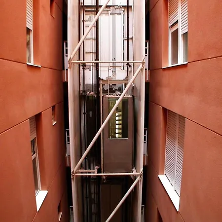 Roger De Flor 1 Apartment *